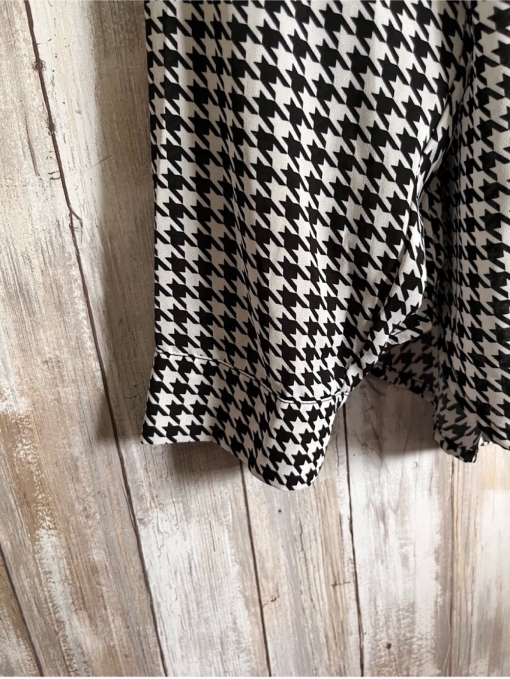 Torrid Madison Georgette Houndstooth Button Up Blouse Shirt 1X NWT - Picture 6 of 7